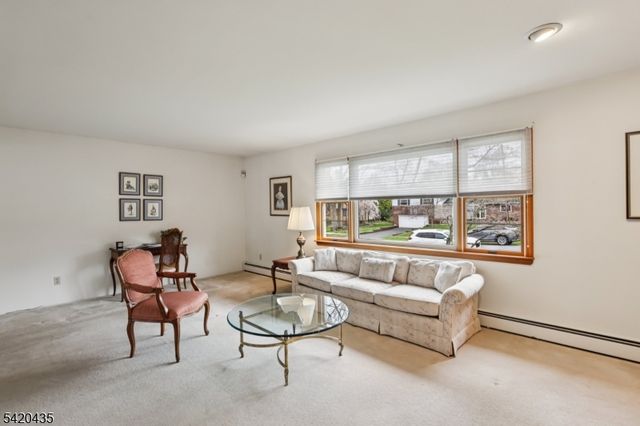 114 Pawnee Rd, Cranford Twp., NJ 07016