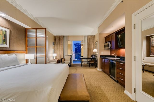 135 East HARMON Avenue 3209, Las Vegas, NV 89109