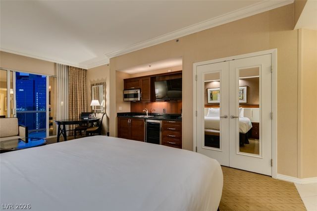 135 East HARMON Avenue 3209, Las Vegas, NV 89109