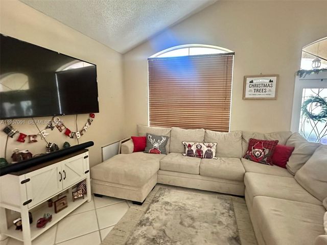 12723 NW 21st Pl, Coral Springs, FL 33071