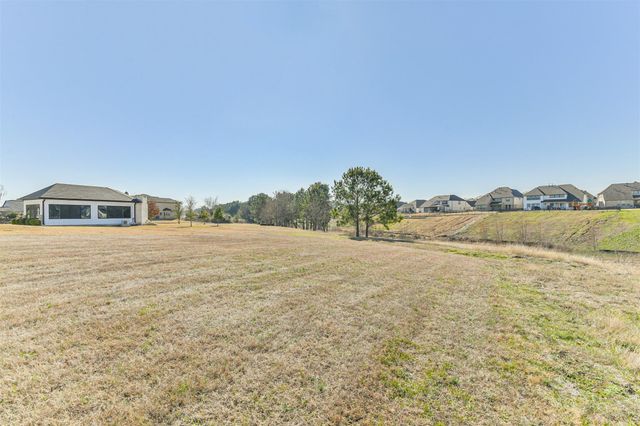 11725 Grandview Drive, Montgomery, TX 77356