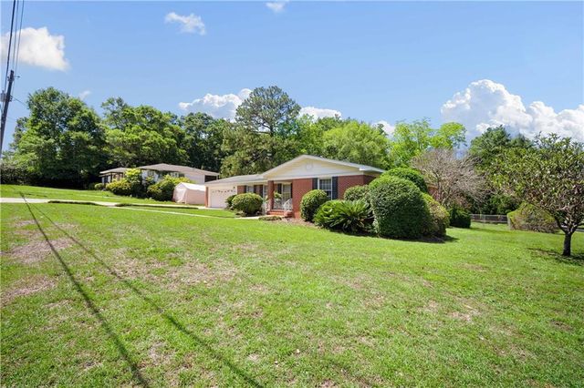 5000 Woodmere Street, Mobile, AL 36693