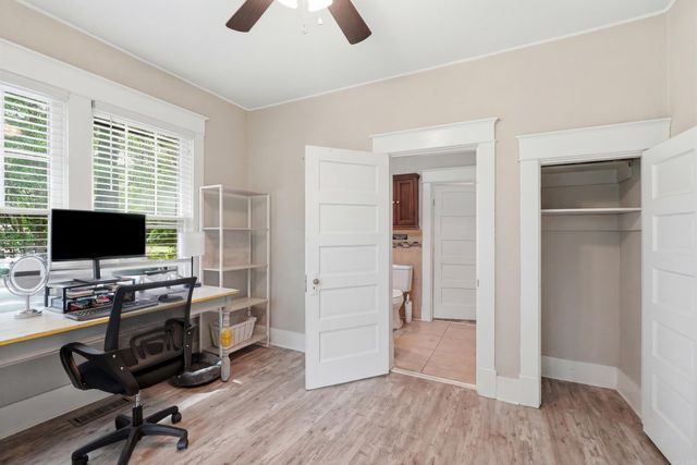 1917 College Avenue, Conway, AR 72034