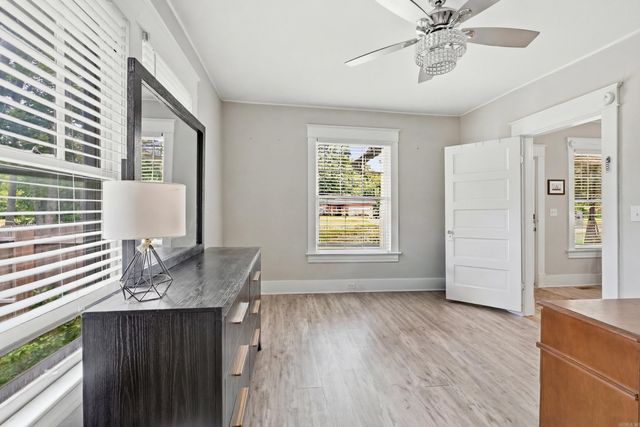1917 College Avenue, Conway, AR 72034