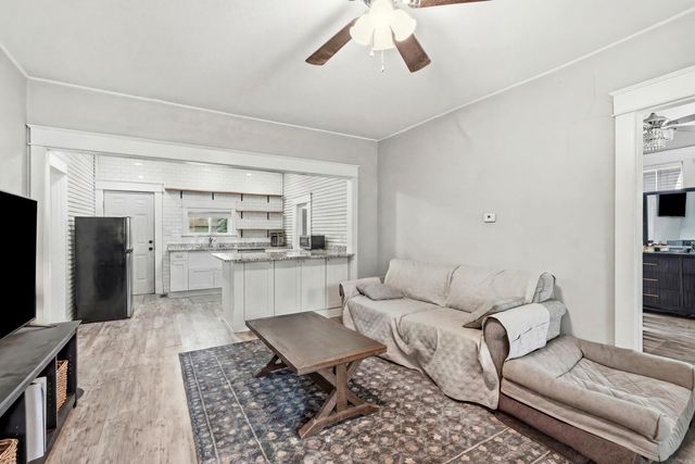 1917 College Avenue, Conway, AR 72034