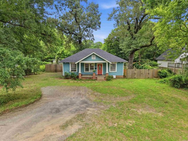1917 College Avenue, Conway, AR 72034