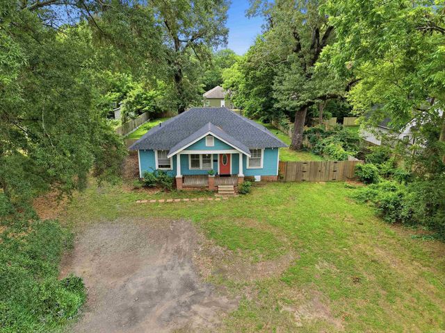 1917 College Avenue, Conway, AR 72034