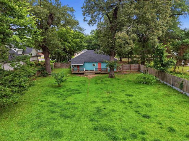 1917 College Avenue, Conway, AR 72034