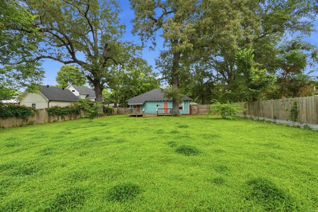 1917 College Avenue, Conway, AR 72034