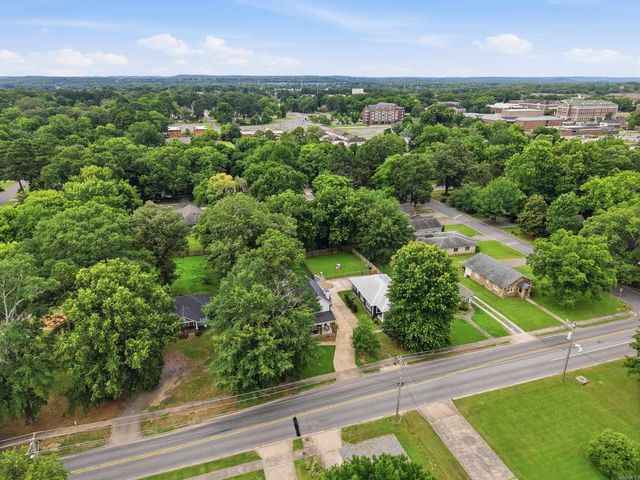 1917 College Avenue, Conway, AR 72034