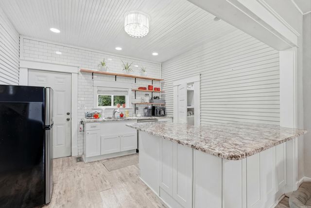 1917 College Avenue, Conway, AR 72034