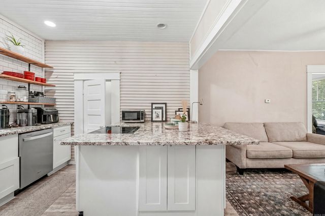 1917 College Avenue, Conway, AR 72034