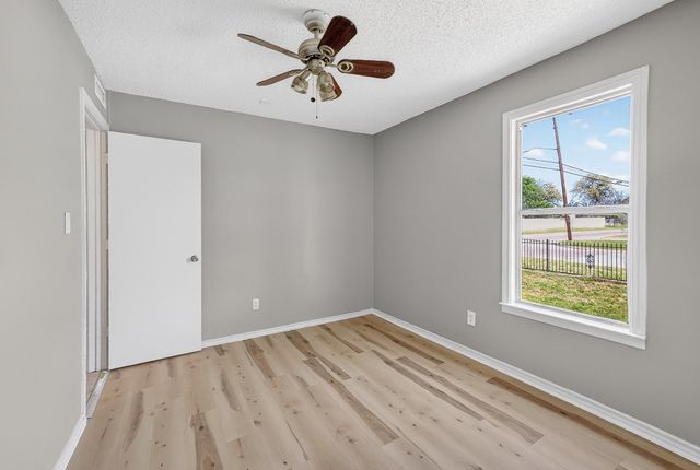 3800 E 4th Street, Fort Worth, TX 76111