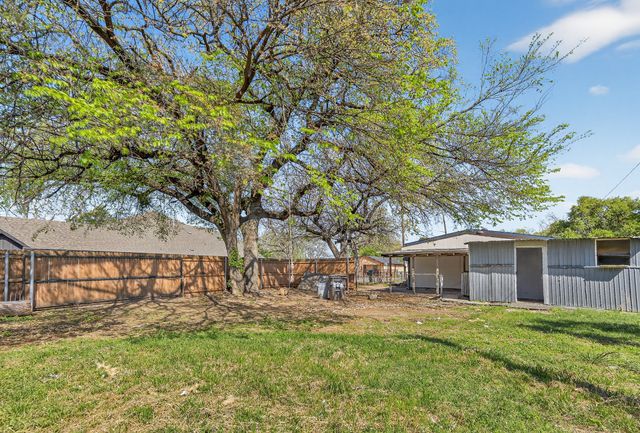 3800 E 4th Street, Fort Worth, TX 76111