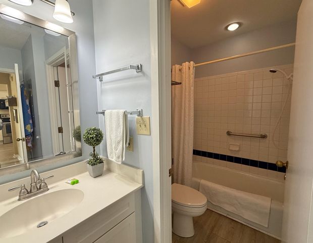 306 Westbury Ct Apt 2E, Myrtle Beach, SC 29572