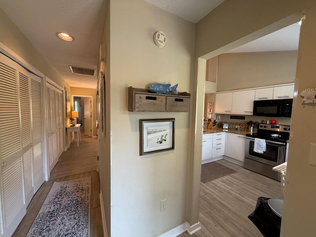 306 Westbury Ct Apt 2E, Myrtle Beach, SC 29572 — photo 4