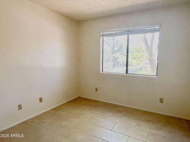 5757 W Eugie Avenue 2003, Glendale, AZ 85304