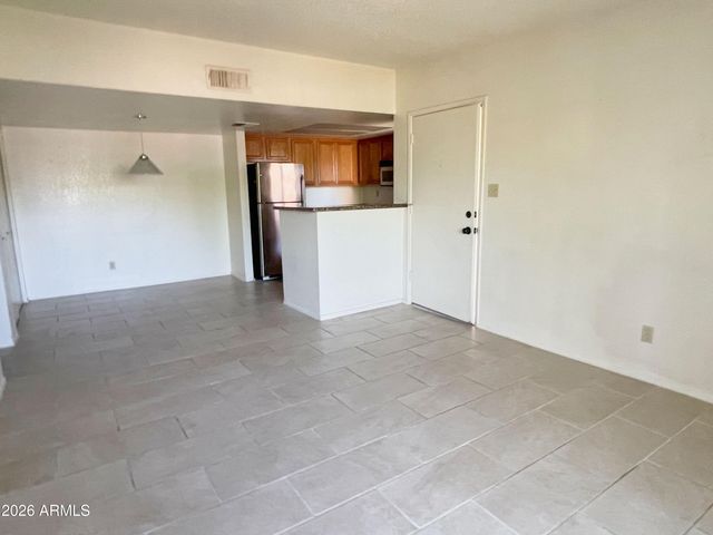 5757 W Eugie Avenue 2003, Glendale, AZ 85304