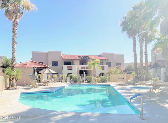 5757 W Eugie Avenue 2003, Glendale, AZ 85304