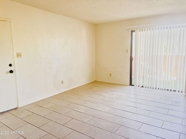 5757 W Eugie Avenue 2003, Glendale, AZ 85304