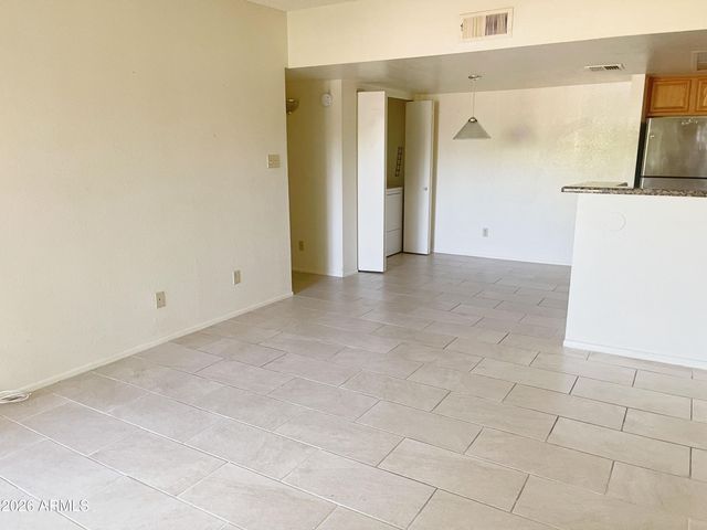 5757 W Eugie Avenue 2003, Glendale, AZ 85304