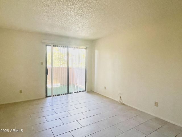 5757 W Eugie Avenue 2003, Glendale, AZ 85304