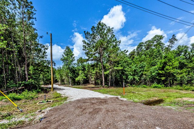 321 Forest Road, Point Blank, TX 77364