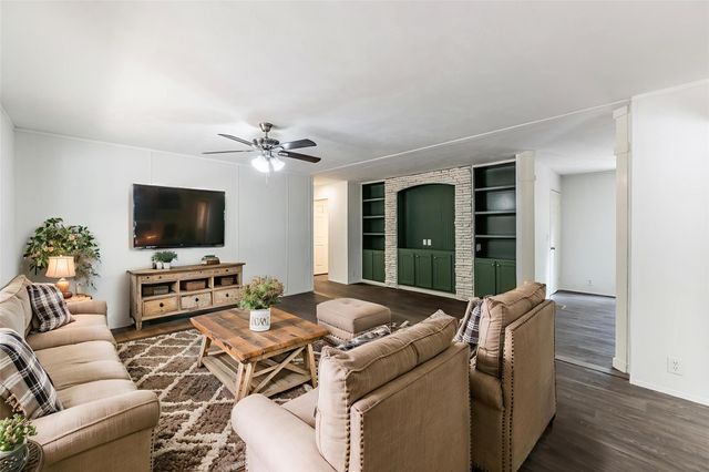 321 Forest Road, Point Blank, TX 77364