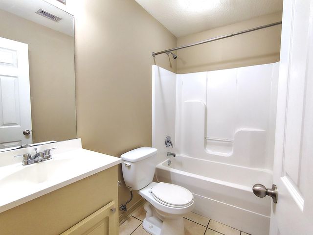 1115 Howell, Apt c, Purvis, MS 39475