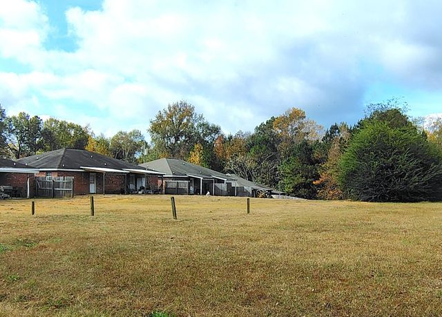 1115 Howell, Apt c, Purvis, MS 39475