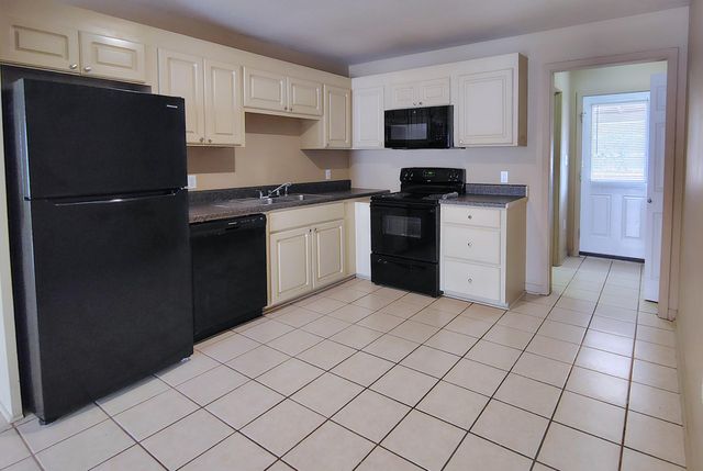 1115 Howell, Apt c, Purvis, MS 39475