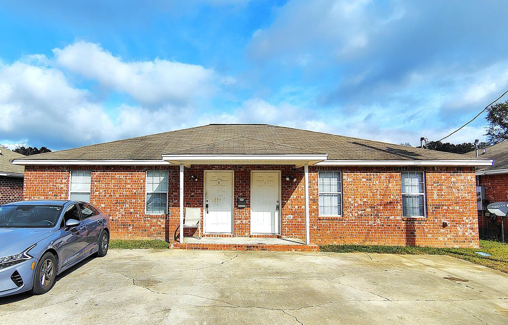 1115 Howell, Apt c, Purvis, MS 39475