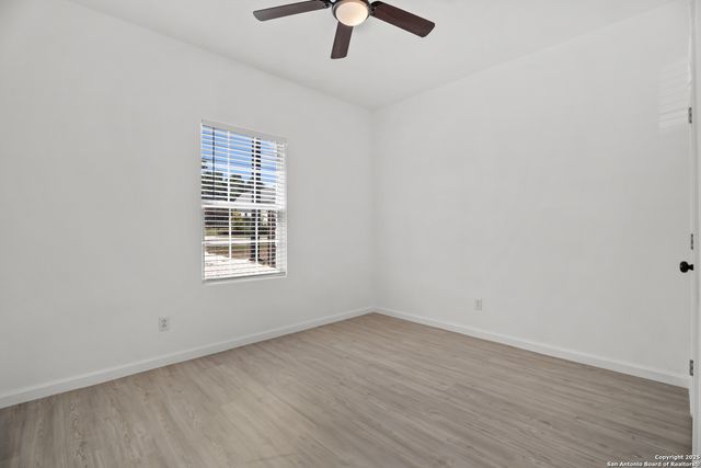 1032 Blueridge Dr, Canyon Lake, TX 78133