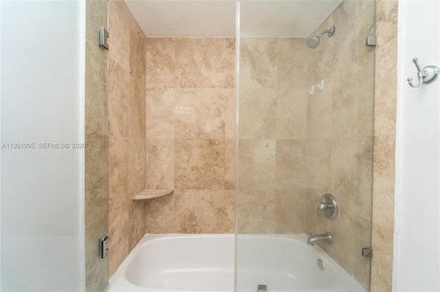 17249 NW 60th Ct 17249, Hialeah, FL 33015