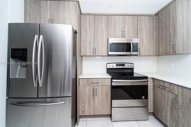 17249 NW 60th Ct 17249, Hialeah, FL 33015