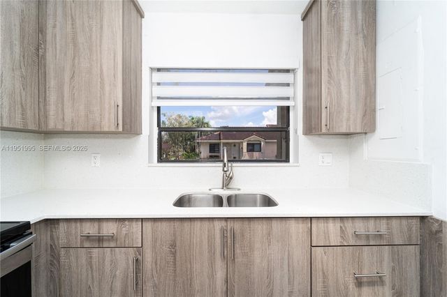 17249 NW 60th Ct 17249, Hialeah, FL 33015