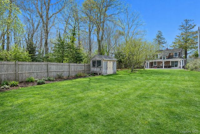 4 Weesuck Avenue, East Quogue, NY 11942