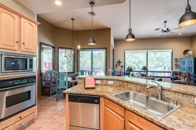 124 Circulo Vespucci, Tubac, AZ 85646