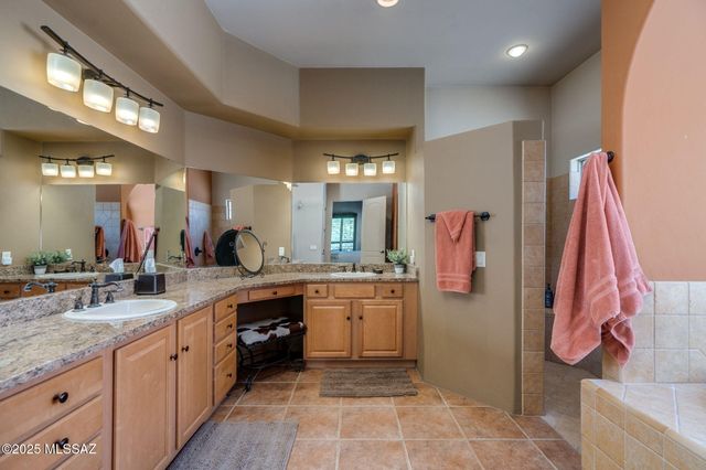 124 Circulo Vespucci, Tubac, AZ 85646