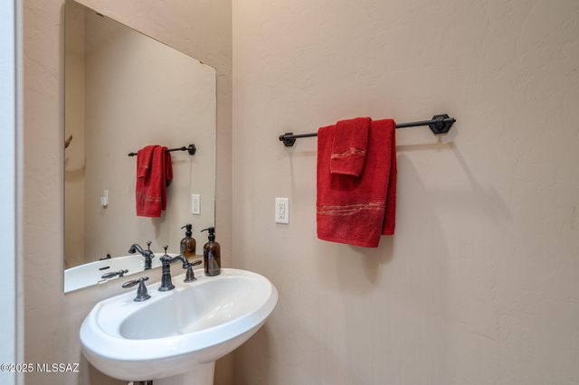 124 Circulo Vespucci, Tubac, AZ 85646