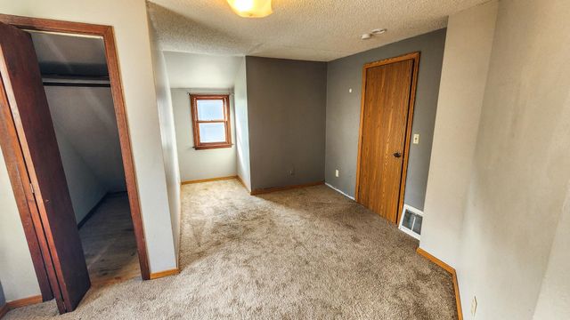 511 11th Street N, Moorhead, MN 56560