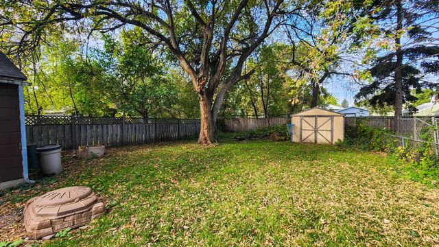 511 11th Street N, Moorhead, MN 56560