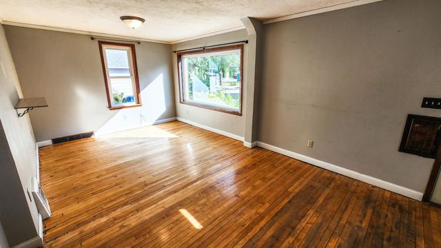 511 11th Street N, Moorhead, MN 56560