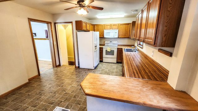 511 11th Street N, Moorhead, MN 56560