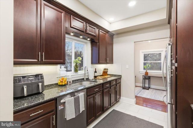 1023 19TH ST S, Arlington, VA 22202