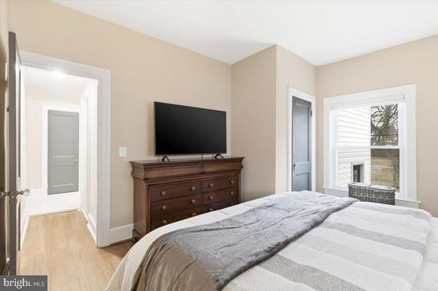 1023 19TH ST S, Arlington, VA 22202