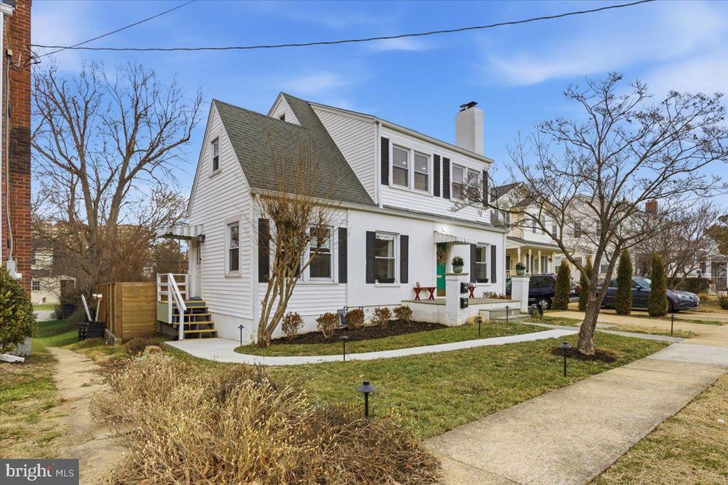 1023 19TH ST S, Arlington, VA 22202