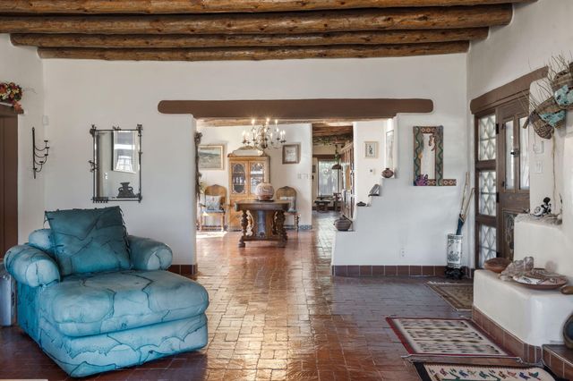 10075 Los Cansados Road NW, Albuquerque, NM 87114