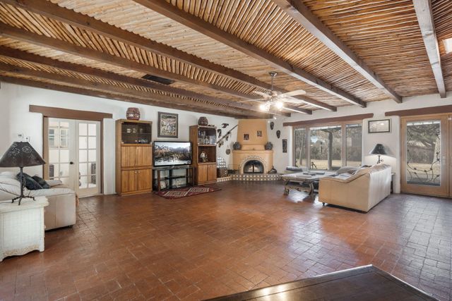 10075 Los Cansados Road NW, Albuquerque, NM 87114