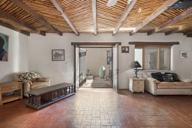 10075 Los Cansados Road NW, Albuquerque, NM 87114